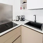 شقة  *