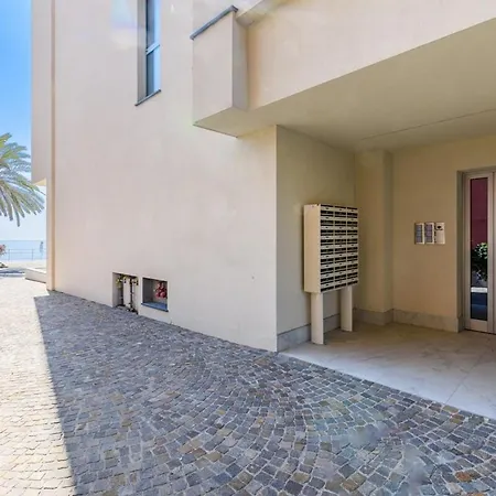  Apartment Spotorno